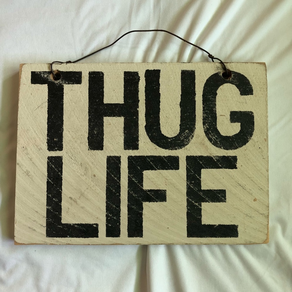 Brandy Melville Sign